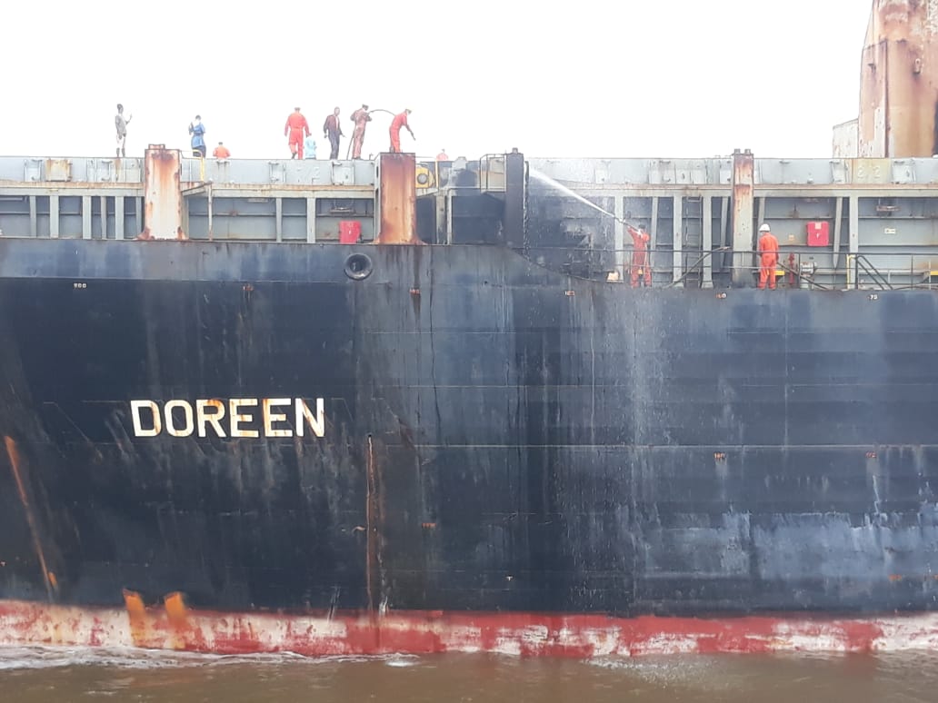 Kapal tanker milik Negara Panama terbakar